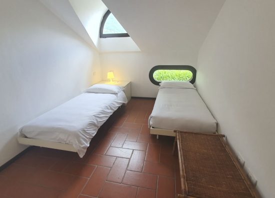 ferienhaus-schlafzimmer-zwei-betten