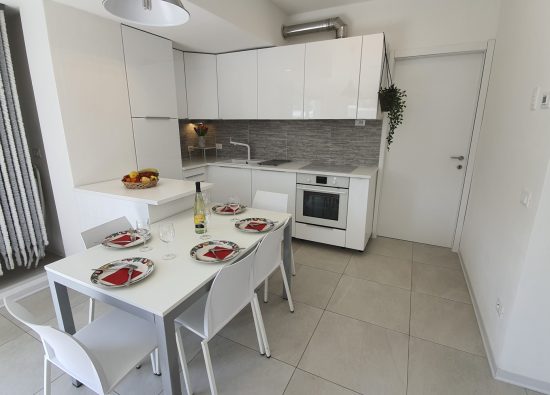 kitchenette-Two-bedrooms-apartment-garden-residence-geranio