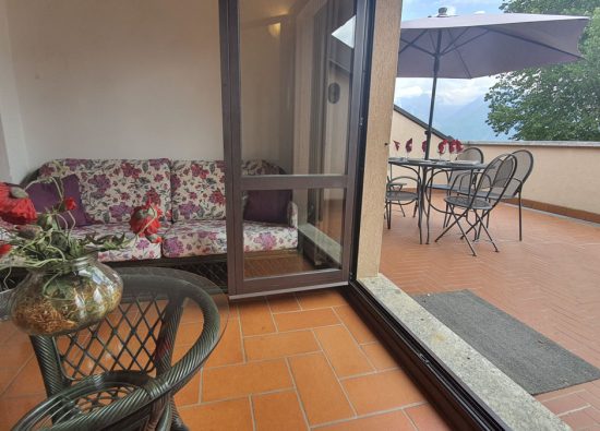 villa-rita-mit-terrasse-comer-see